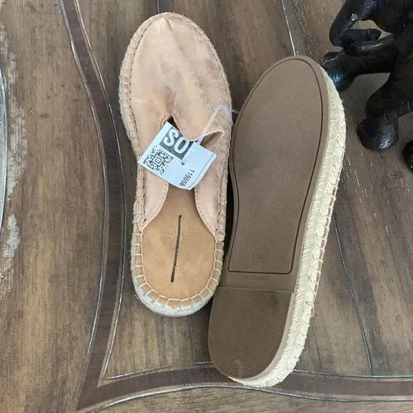 ❤️ Universal Thread Metallic Mules ❤️ - Picture 5 of 7